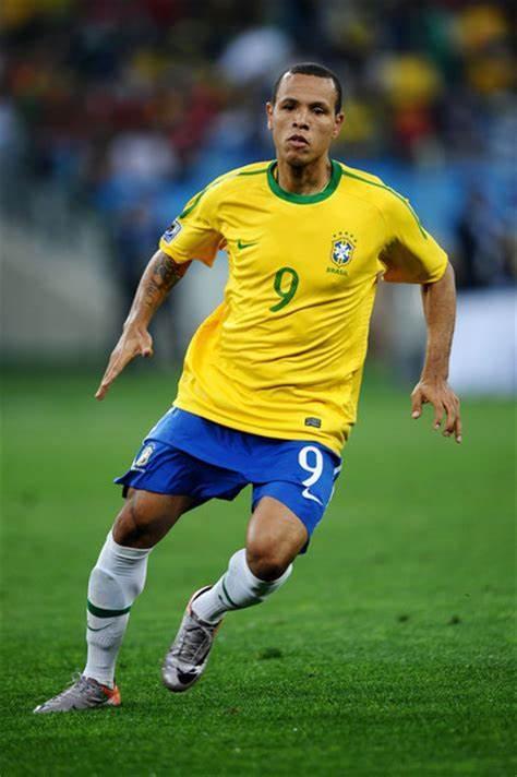 爱游戏登录入口-卡尔蒂斯锋线组合默契，世俱杯争冠实力凸显的简单介绍