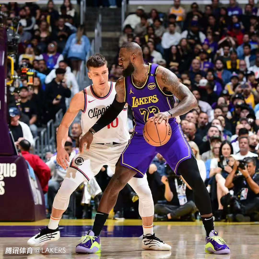 爱游戏登录入口-关于湖人队豪取五连胜，势不可挡的信息