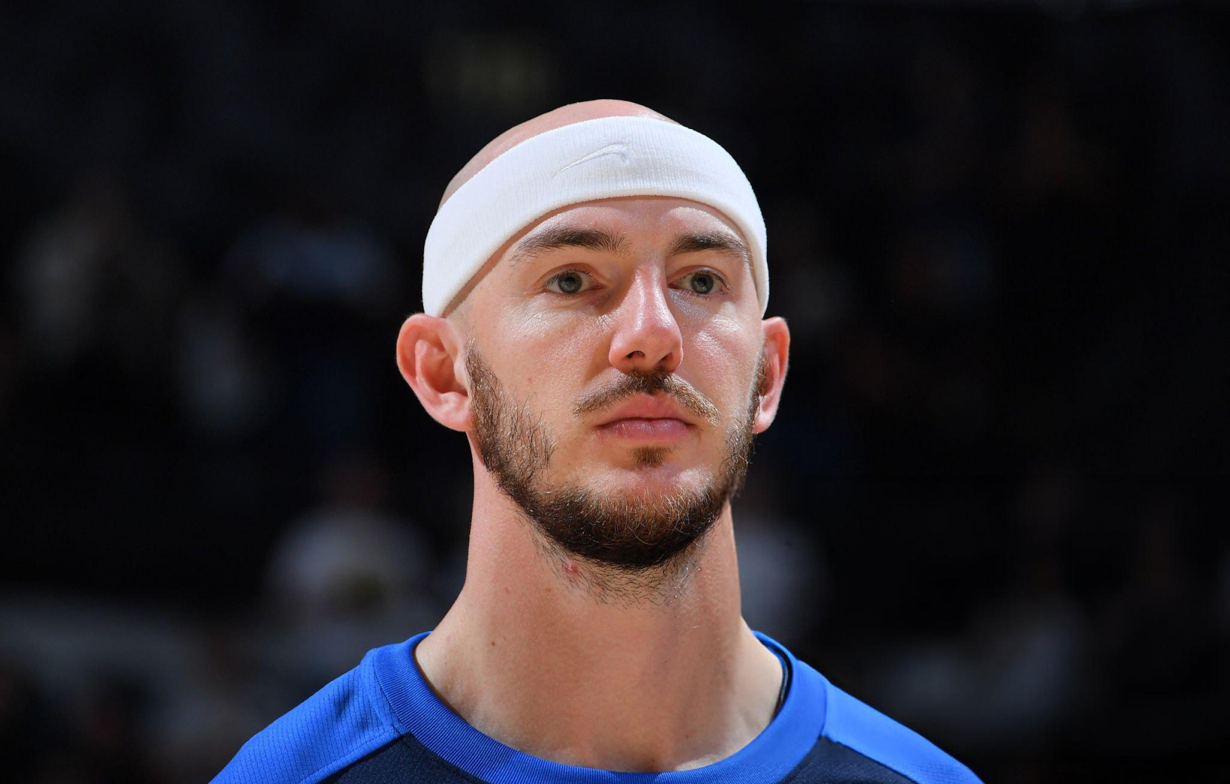 爱游戏投注-马刺成功击败雷霆，士气高昂