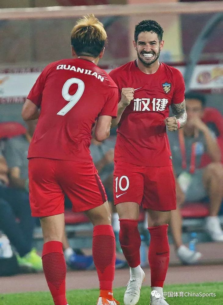 国内足球顶级赛事精粹：富力主场击败权健