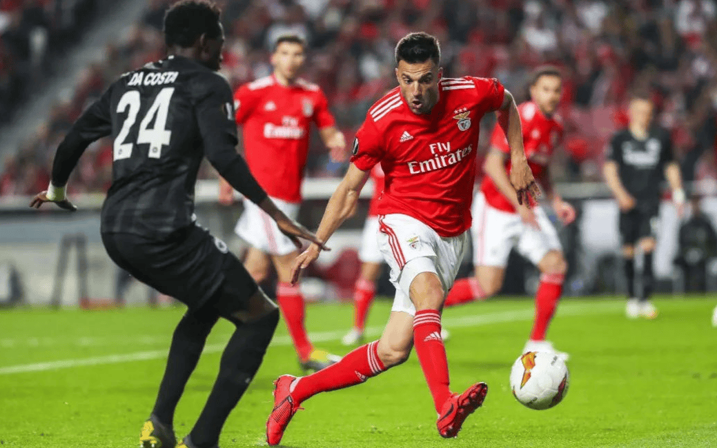 爱游戏vip注册-阿贾克斯喜迎胜利！荷甲力压击败对手