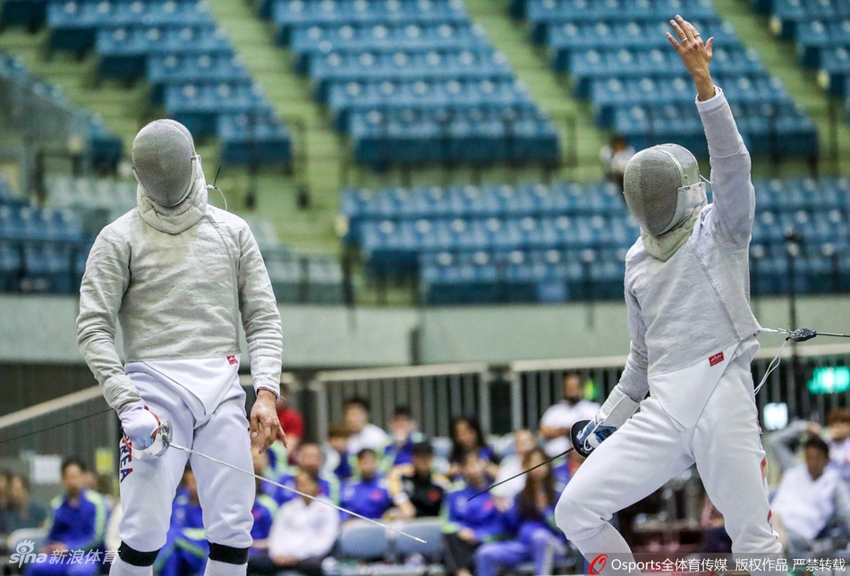 爱游戏官方-葡萄牙选手包揽击剑比赛奖牌
