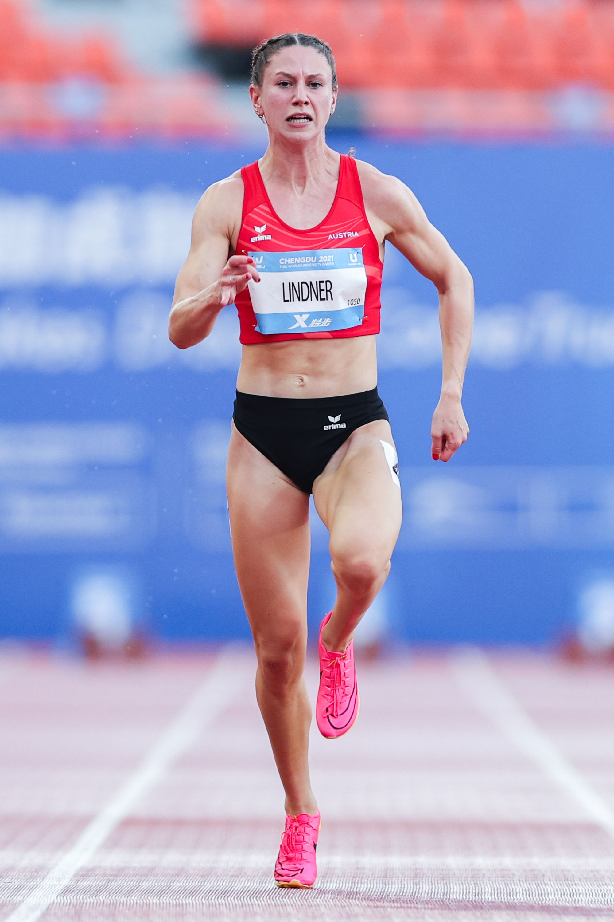 精彩比赛成就奋力拼搏的运动员