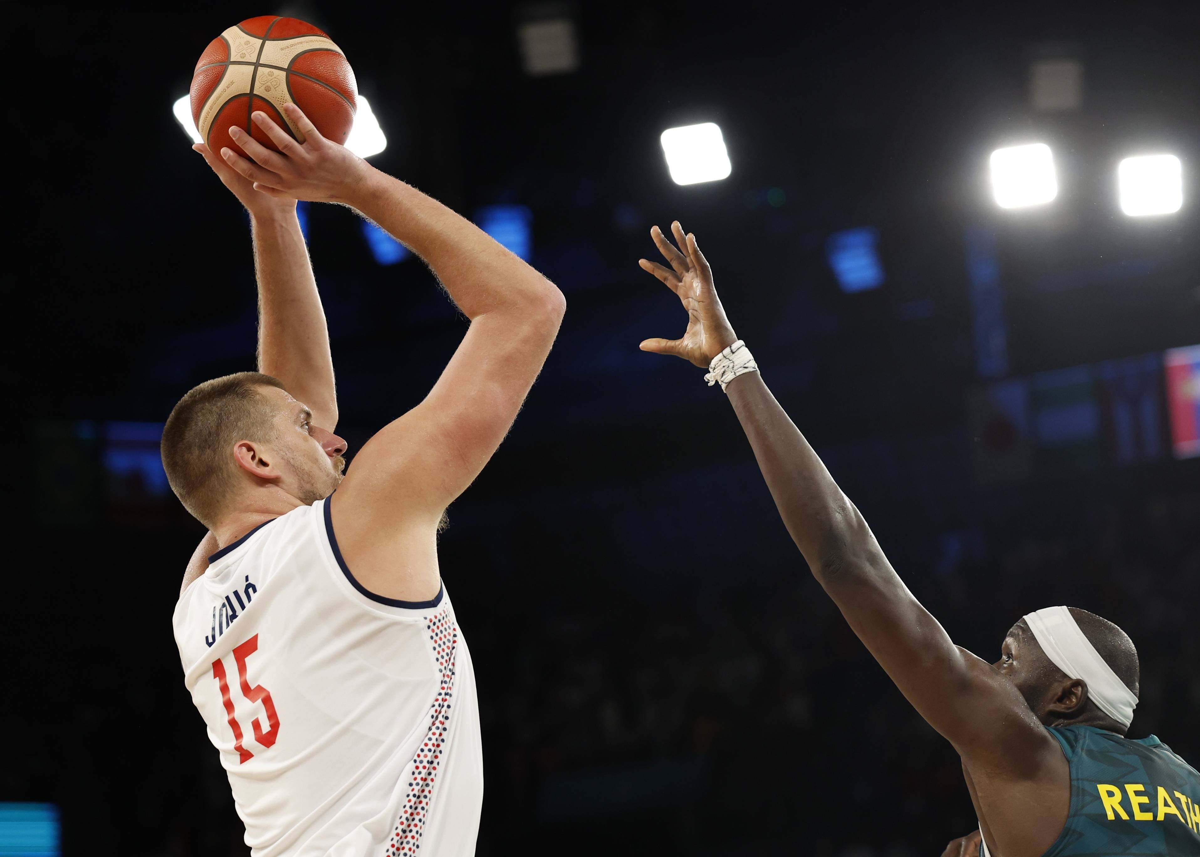 欧洲篮球超级联赛半决赛精彩纷呈