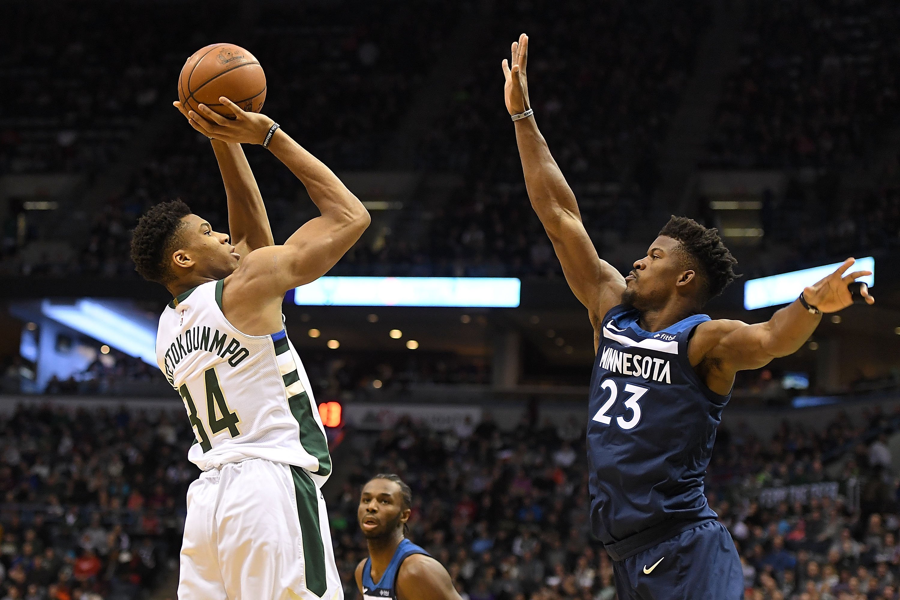 雄鹿豪取八连胜，击败森林狼