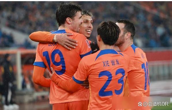 鲁能外援连续进球，为球队稳定排名