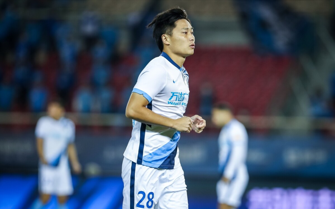 爱游戏app-主场获胜，晋级前景渺无音信