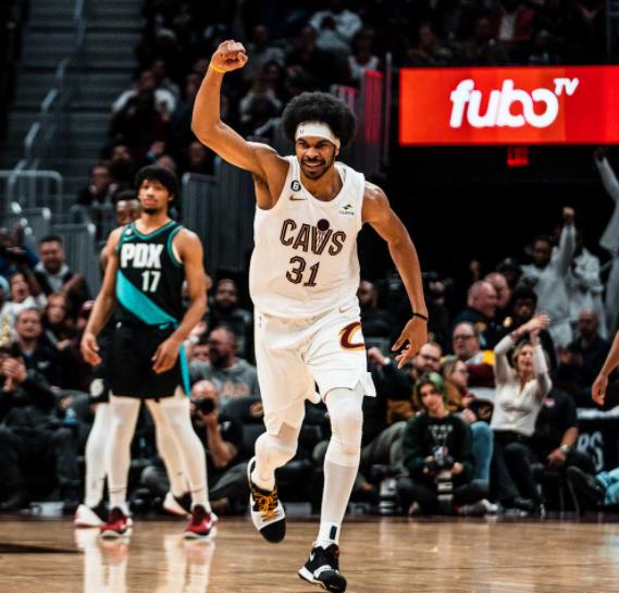 包含开拓者击败骑士，东部第三位置不动摇的词条