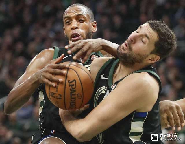 关于雄鹿大胜黄蜂，保持东部第一的信息