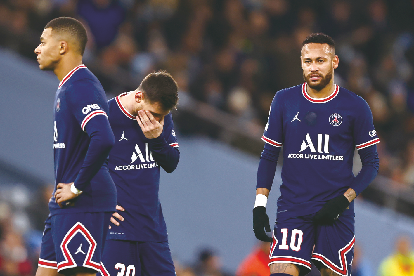 巴黎圣日耳曼连捷，奖励积分榜首的简单介绍